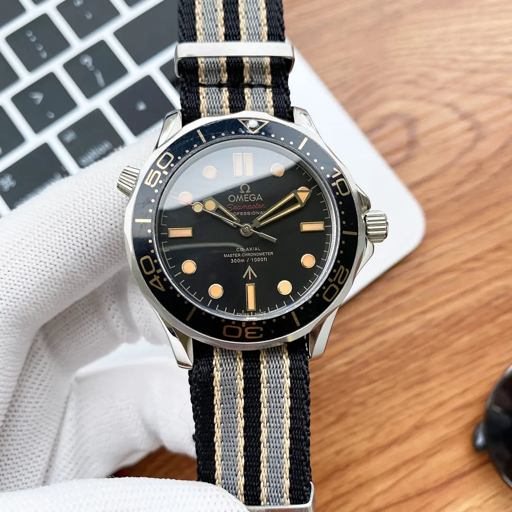Omega Seamaster Black NATO - Hình 3