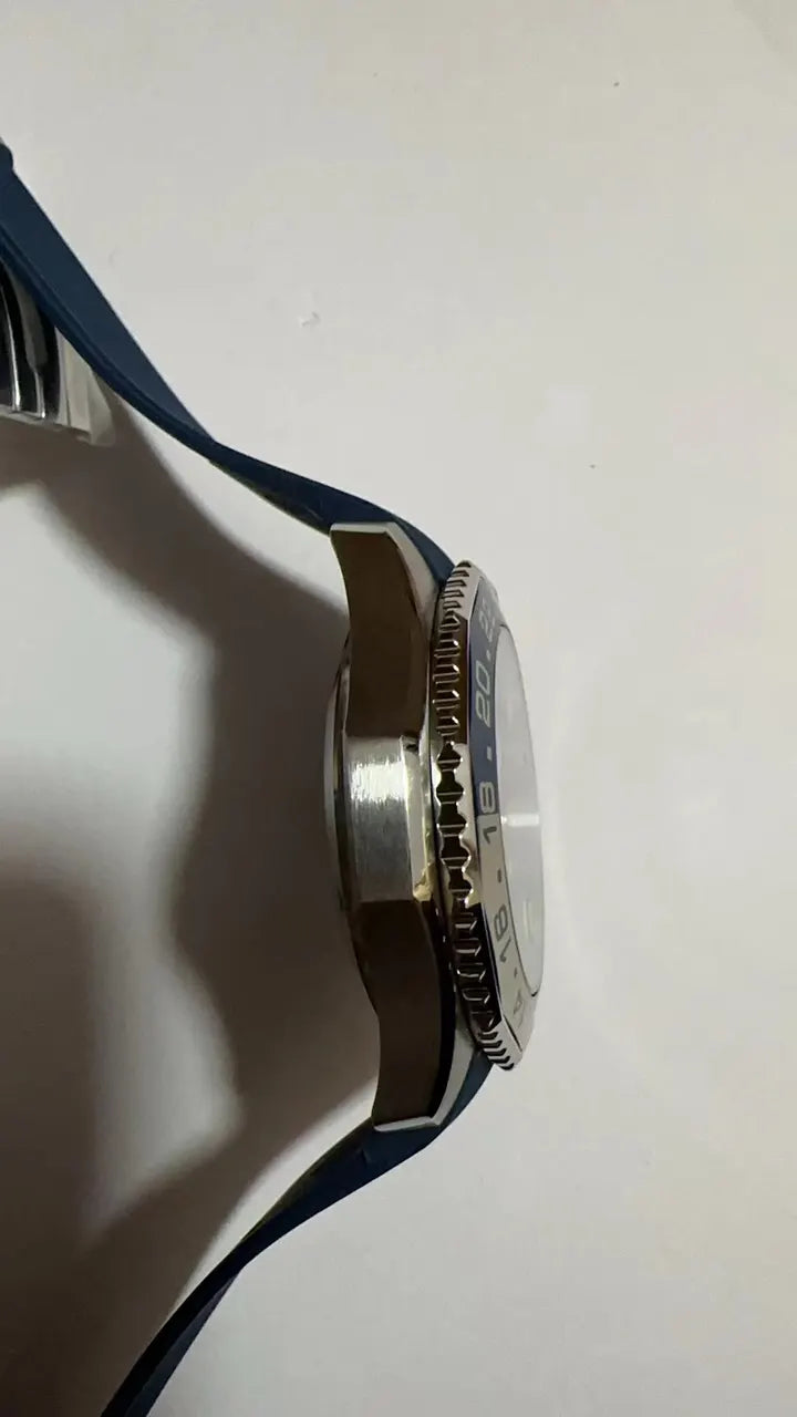 TAG Heuer Aquaracer GMT - Hình 2