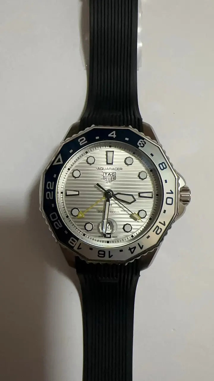 silver Tag Heuer Aquaracer GMT - Hình 2