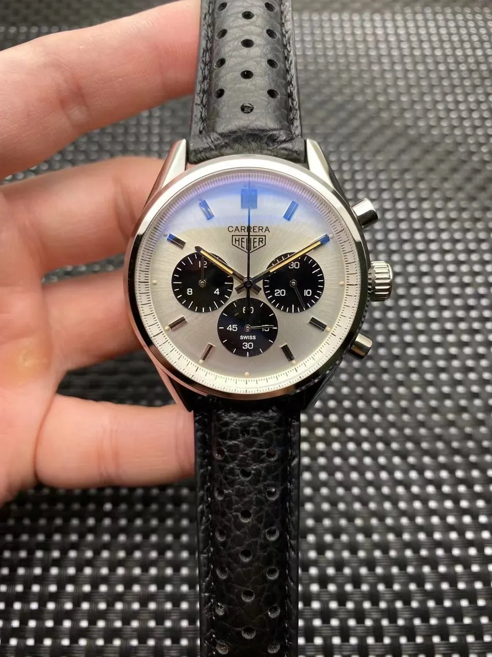TAG Heuer Silver Dial - Hình 2